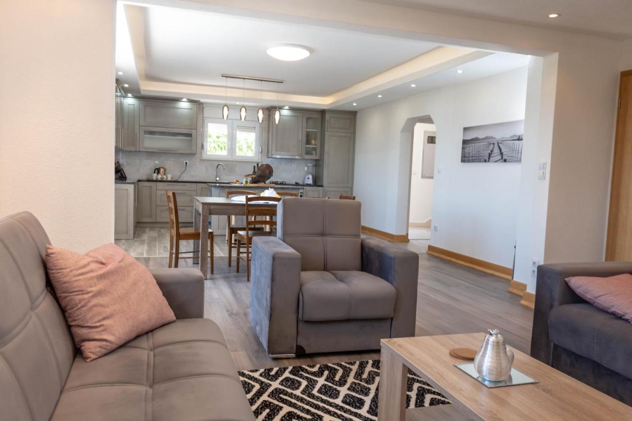 Apartmani Sandra Kaštela Εξωτερικό φωτογραφία